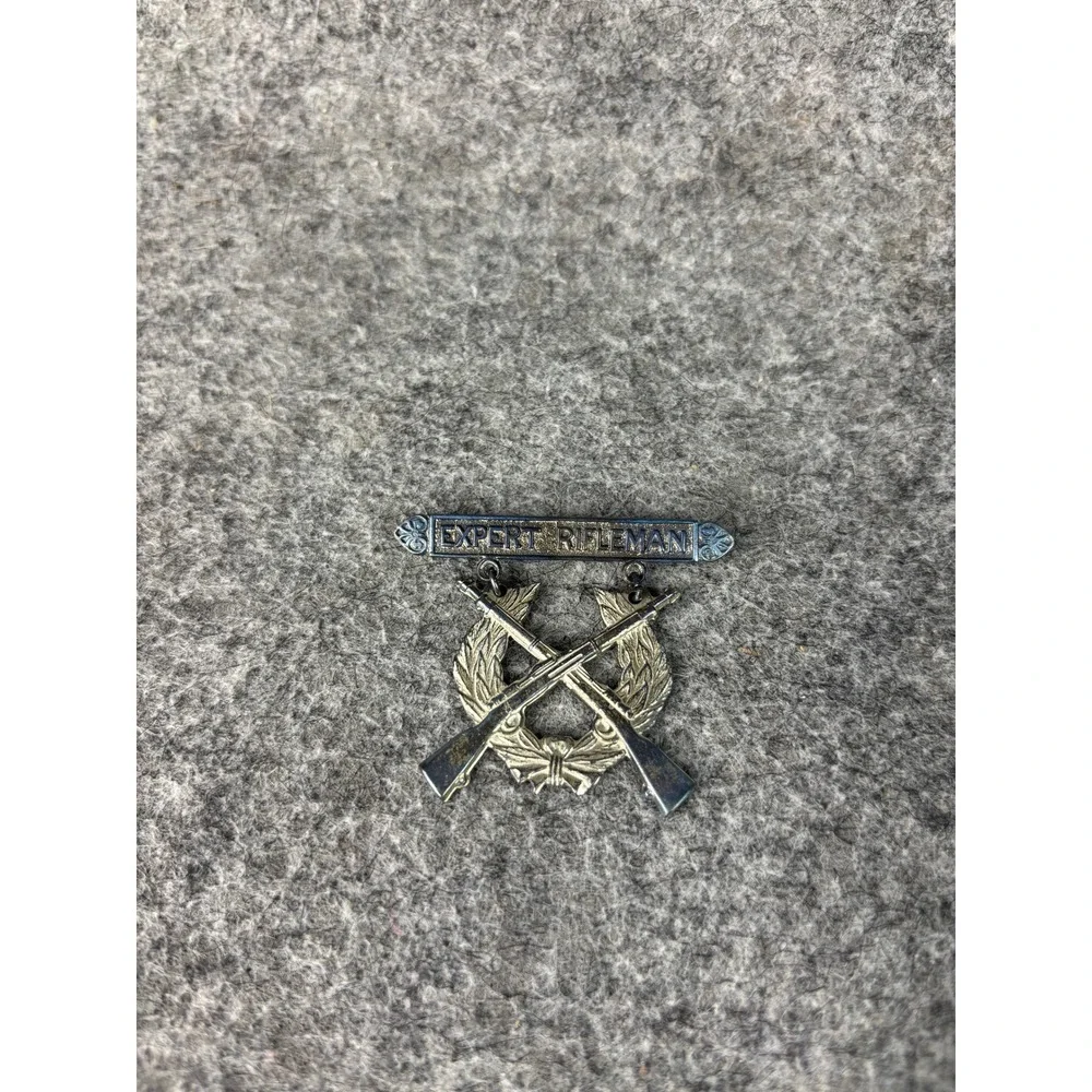 Early‎ WW2 US Army USMC Expert Rifleman Badge Pin Military